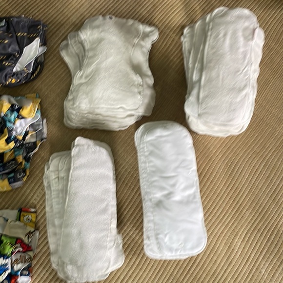 Glowbug adjustable resuable diapers with inserts - Picture 8 of 10